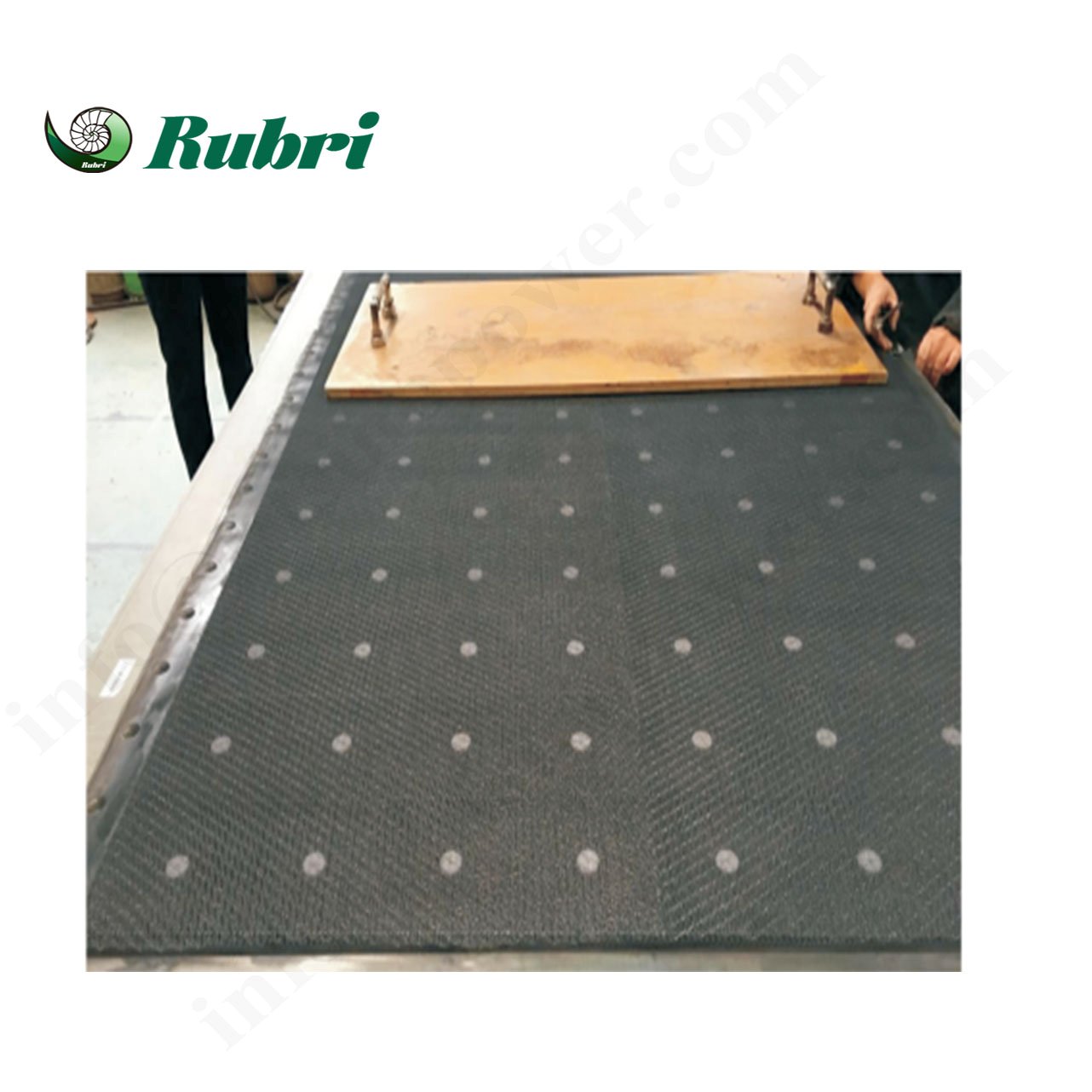 Kathode-opening aanpassing van de chloor-alkali elektrolyser