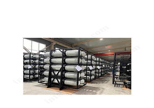 De eerste waterstoftankcontainer van het type IV in China rolt succesvol van de productielijn.