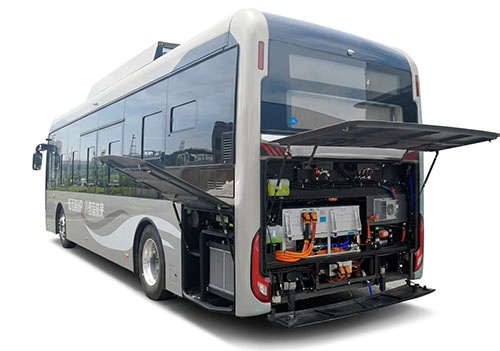 De eerste waterstofbussen van Italië nemen hun diensten in Bologna in gebruik; de vloot van 127 voertuigen is officieel gelanceerd.